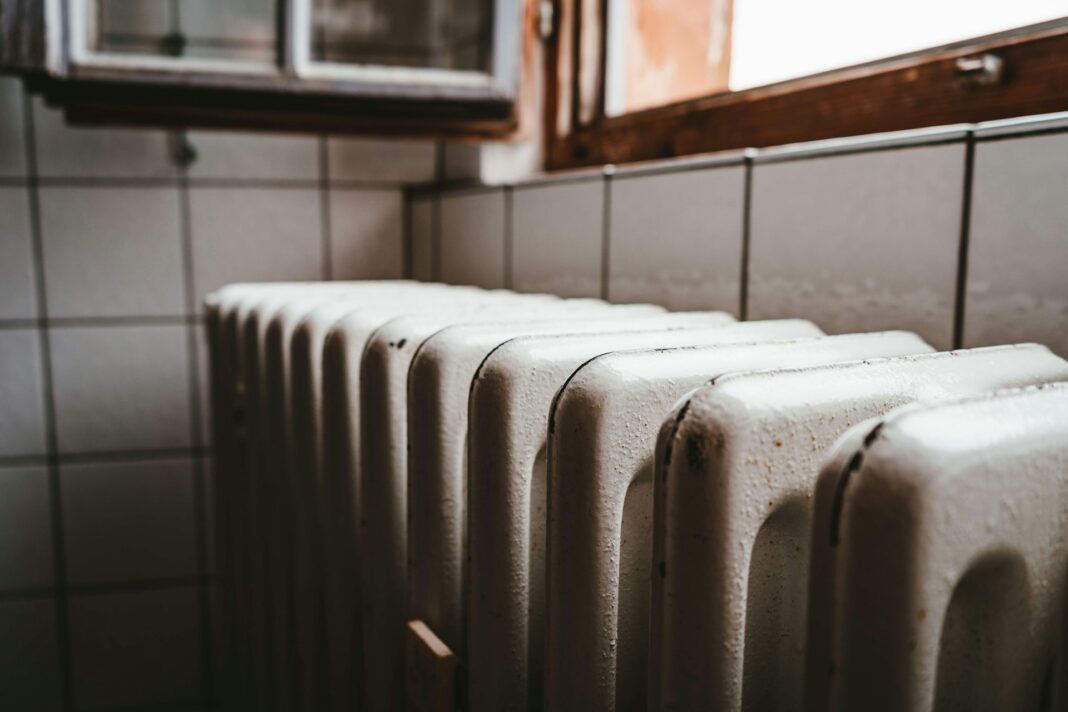 Come pulire un termosifone? Guida passo passo per un riscaldamento efficiente