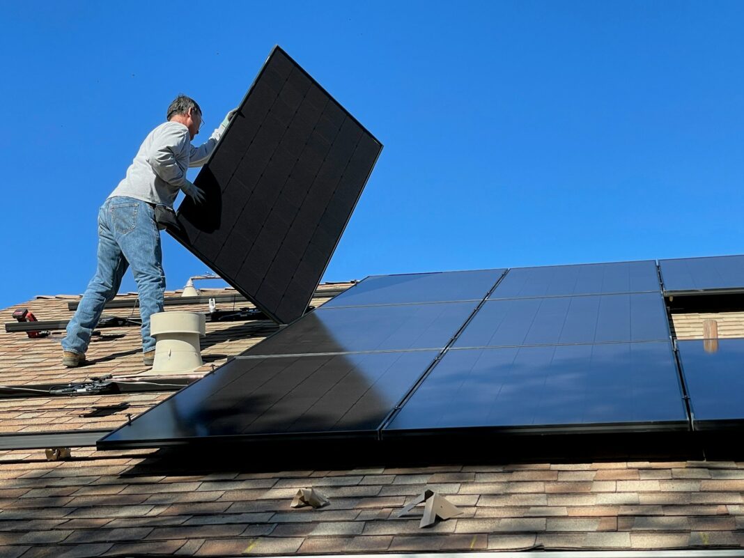Fotovoltaico - guida completa all'installazione dei pannelli fotovoltaici e ai risparmi ottenibili con un impianto fotovoltaico
